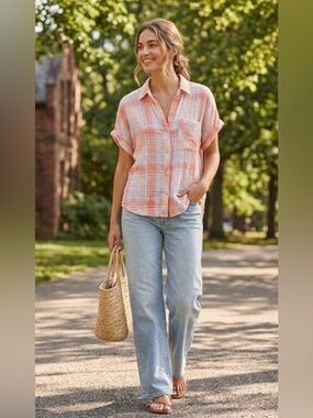 cloth & stone Peach Plaid Short-Sleeve Button-Down Shirt - Sz small